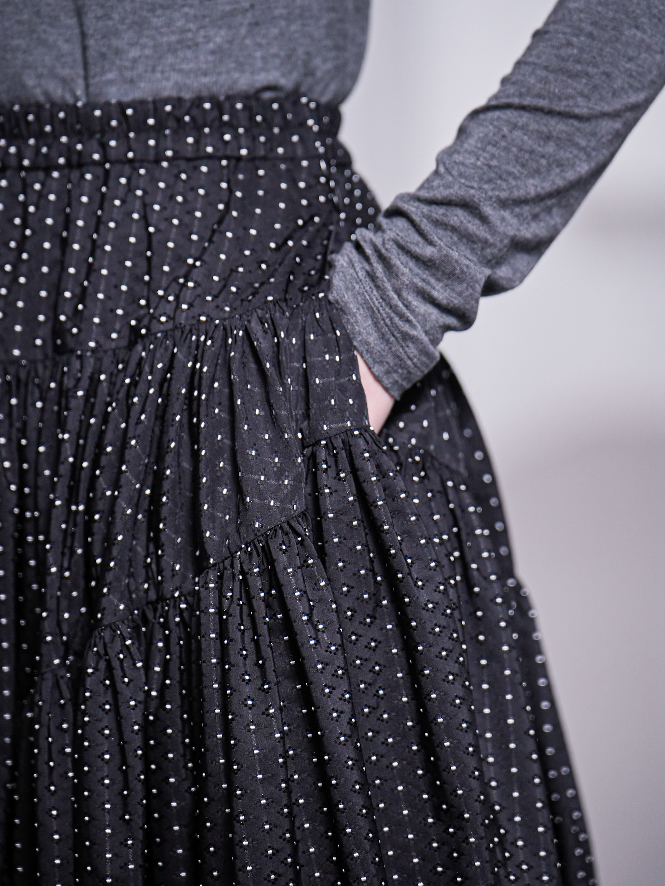 Eleanor Twinkle Dot Blackの画像