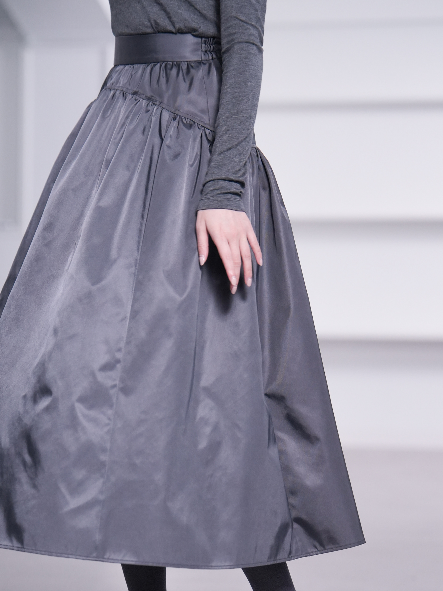 Suzy Dark Gray | SHE Tokyo online shop