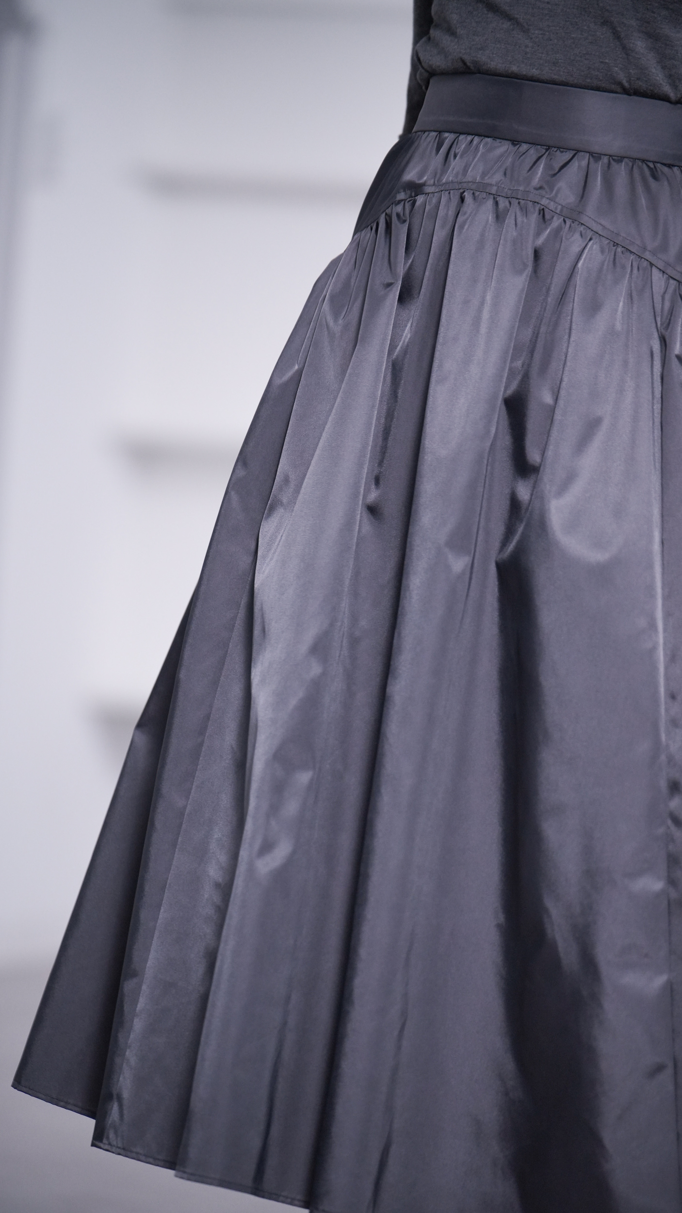 Suzy Dark Gray | SHE Tokyo online shop