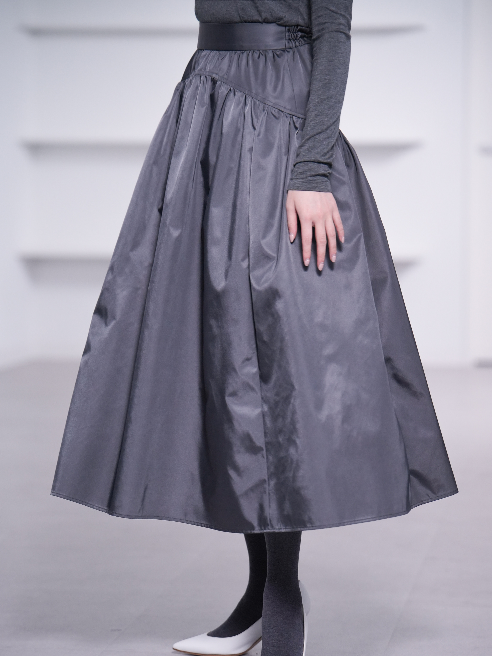 Suzy Dark Gray | SHE Tokyo online shop