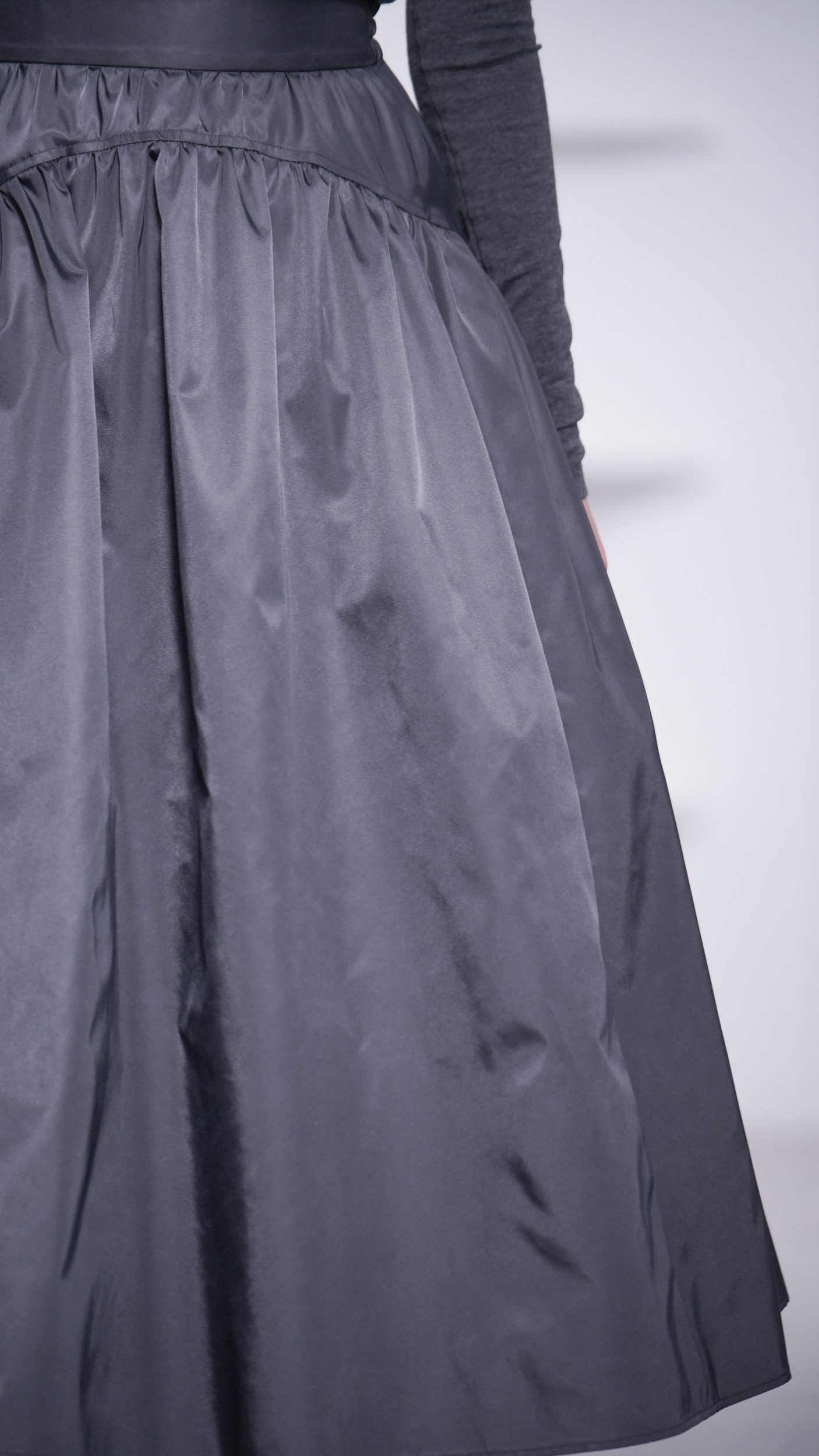 Suzy Dark Grayの画像