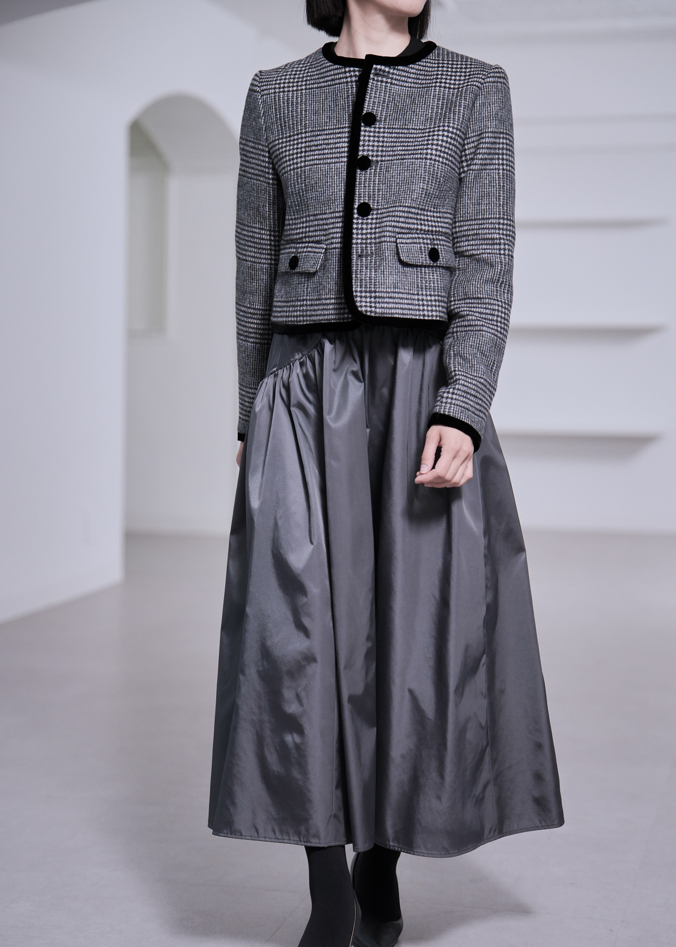 Suzy Dark Grayの画像