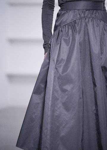 Suzy Dark Grayの画像