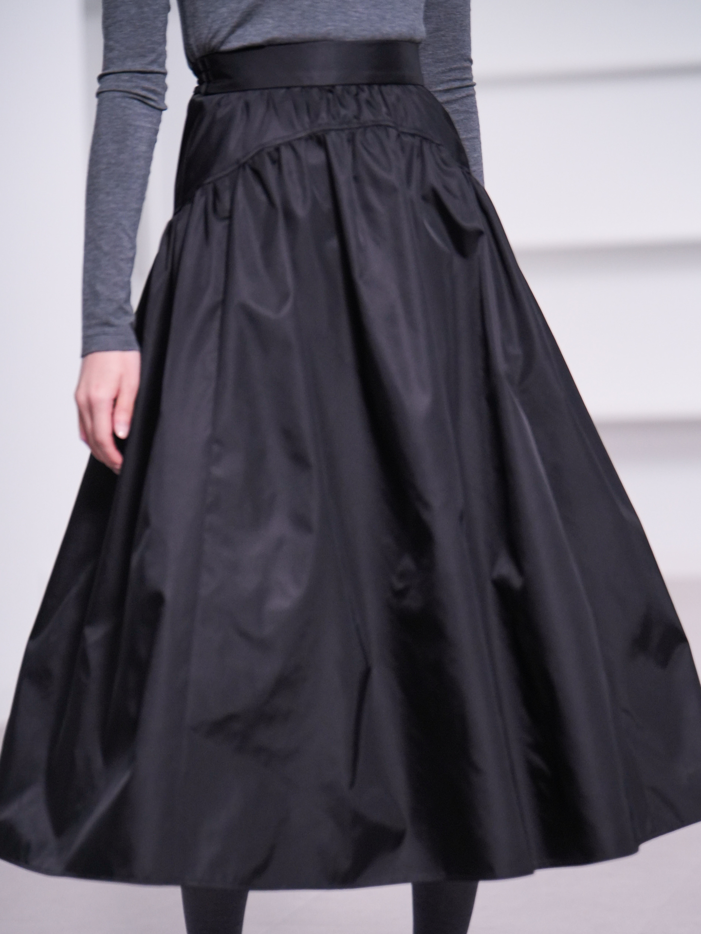 Suzy Black | SHE Tokyo online shop