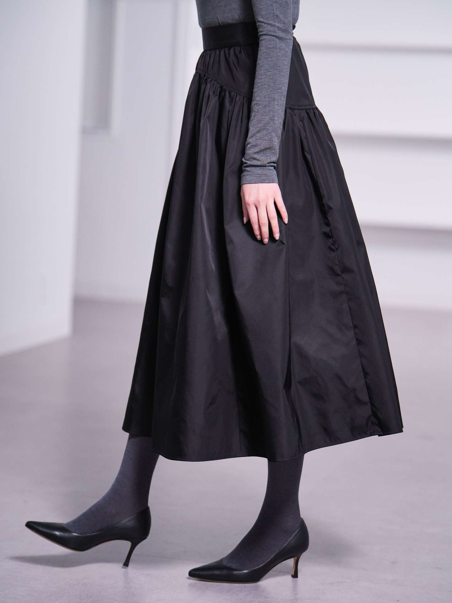 Suzy Black | SHE Tokyo online shop