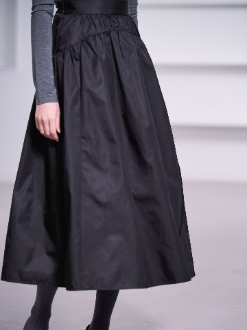 Suzy Black | SHE Tokyo online shop