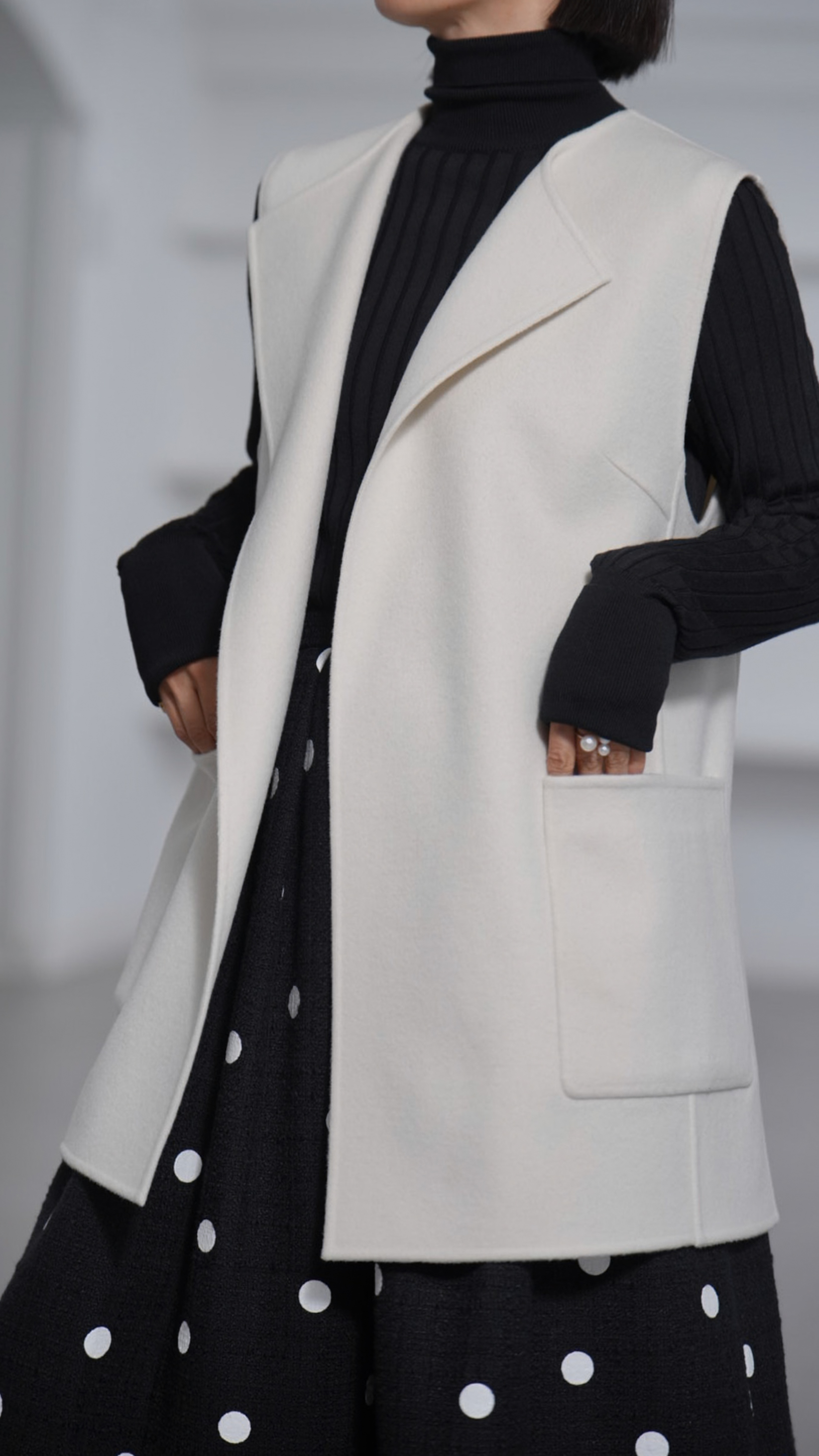 Nikita Wool Cashmere Off Whiteの画像