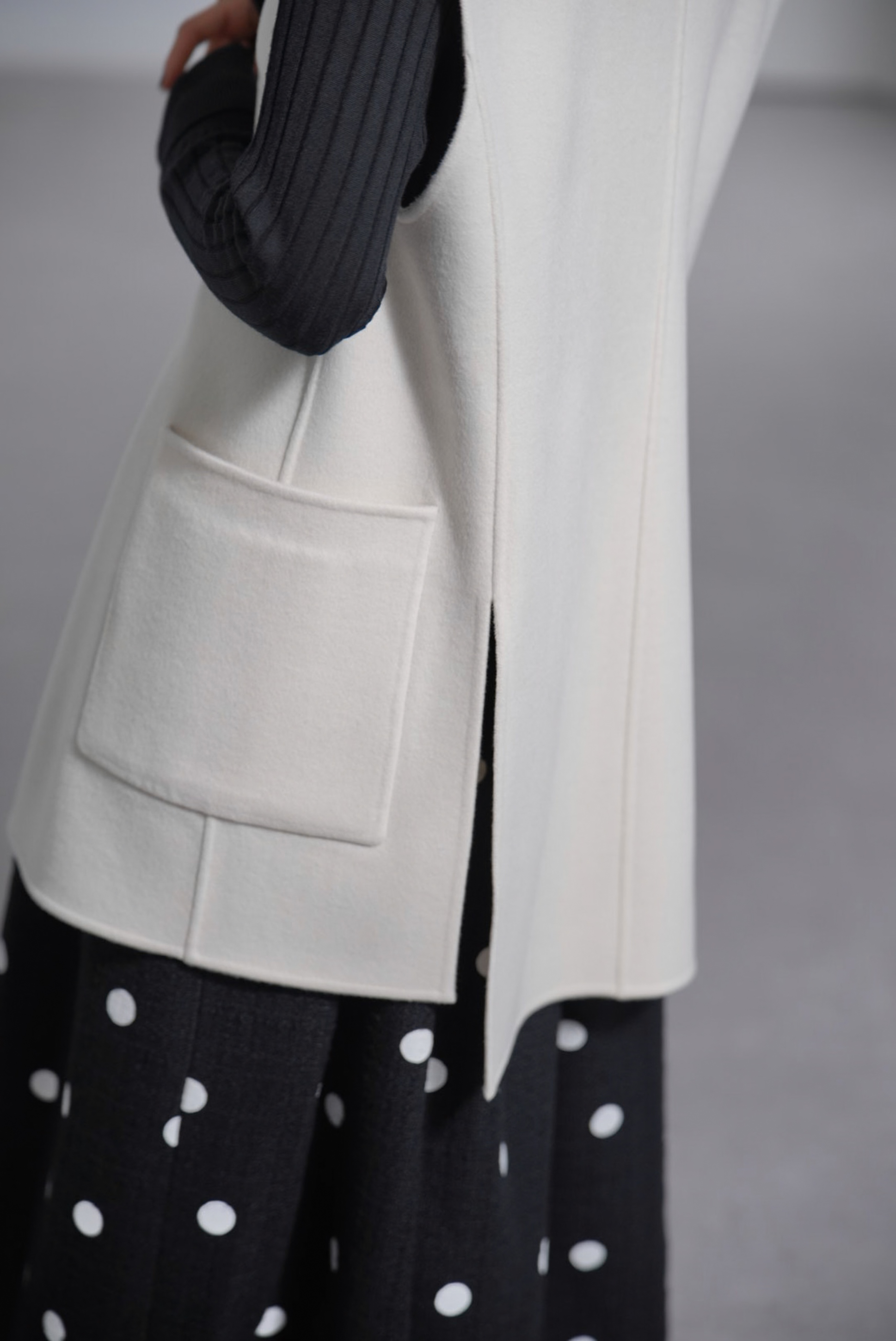 Nikita Wool Cashmere Off Whiteの画像