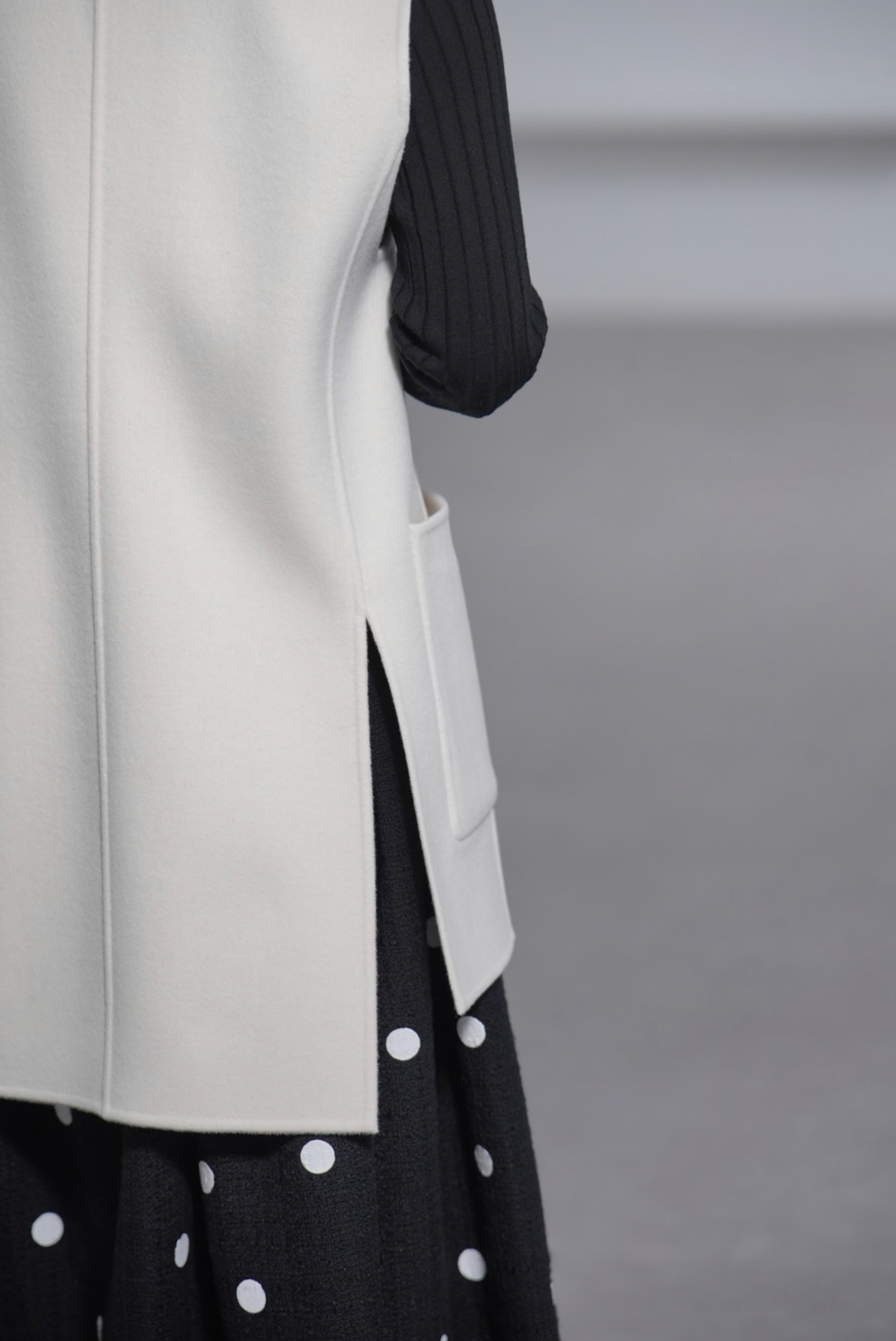 Nikita Wool Cashmere Off Whiteの画像