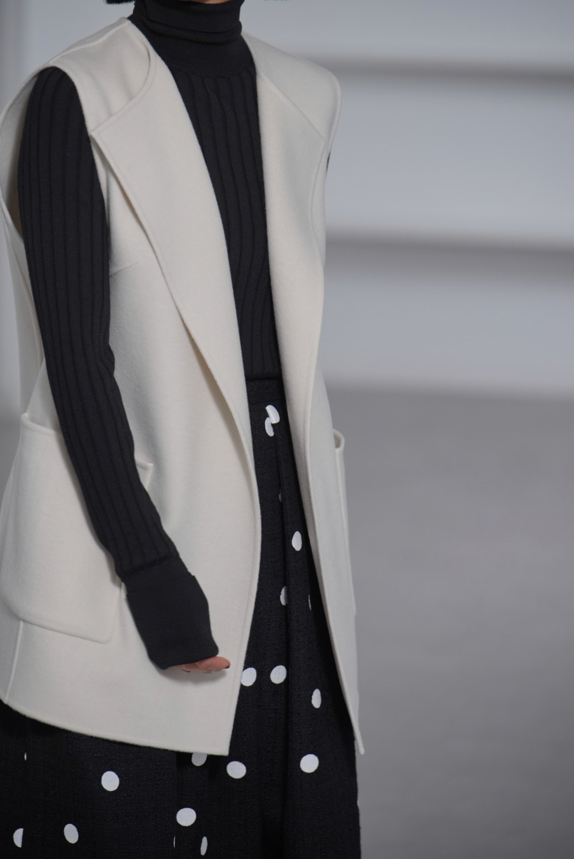 Nikita Wool Cashmere Off Whiteの画像