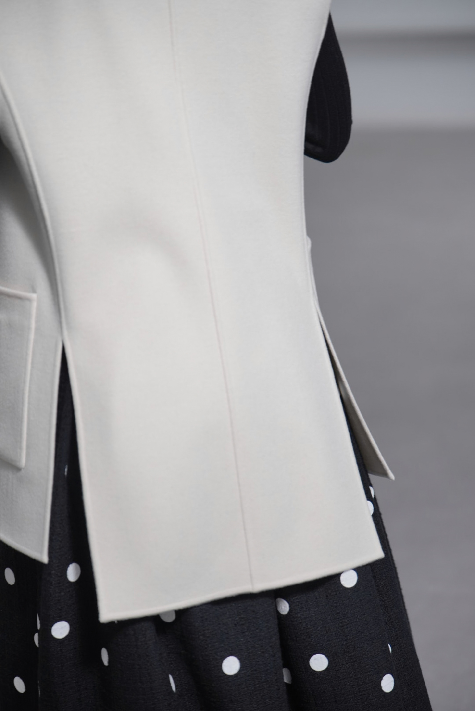 Nikita Wool Cashmere Off Whiteの画像