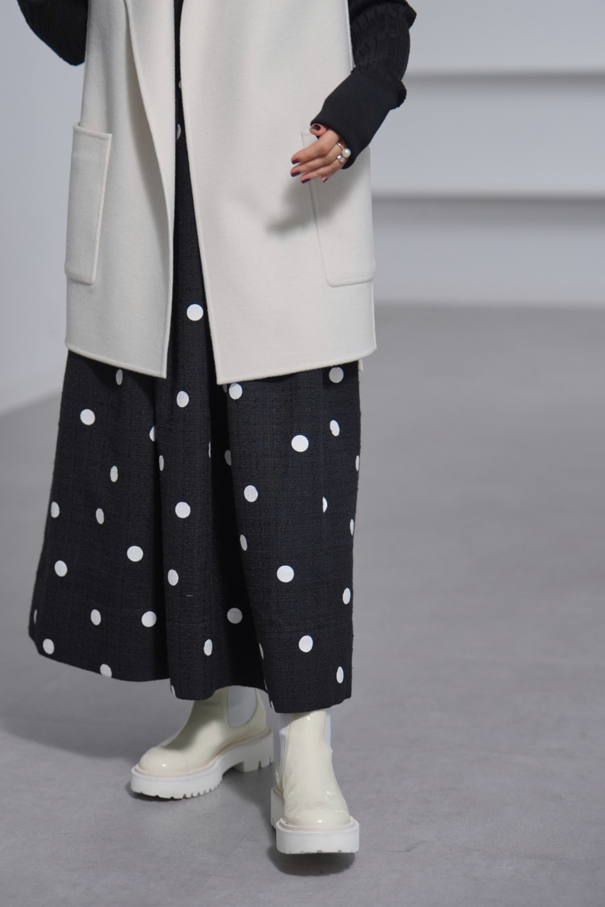 Nikita Wool Cashmere Off Whiteの画像