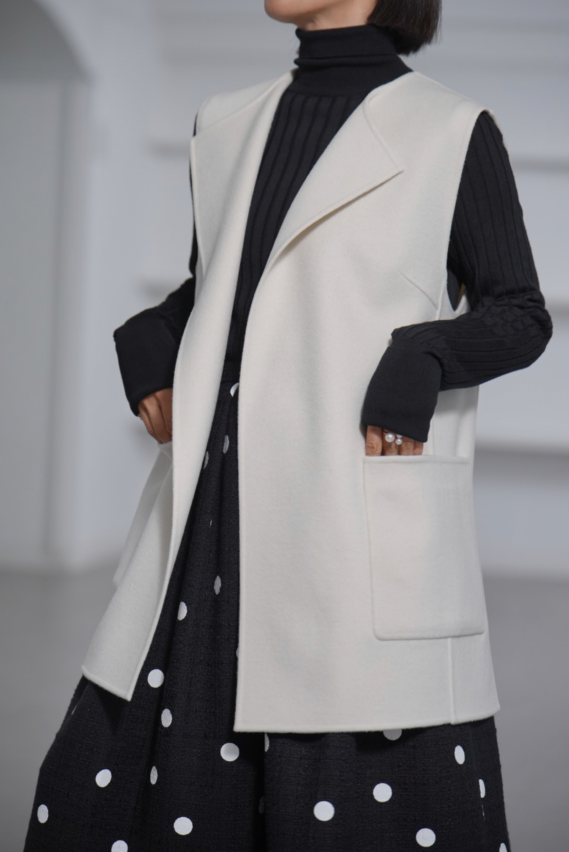 Nikita Wool Cashmere Off Whiteの画像