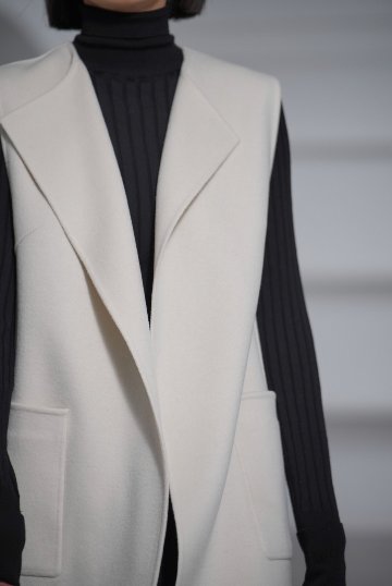 Nikita Wool Cashmere Off Whiteの画像