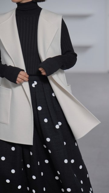 Nikita Wool Cashmere Off Whiteの画像