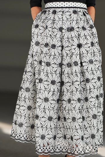 SHE TOKYO Anna Big Flower ライトグレー スカート 34 SHE TOKYO Anna Big Flower ライトグレー スカート 34 SHE TOKYO Anna