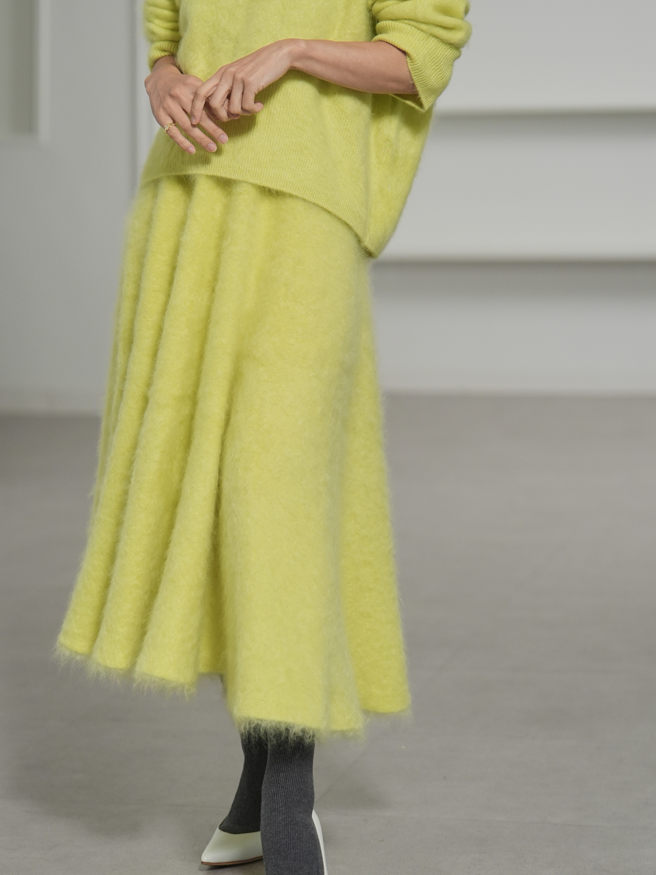Tate Fur Cashmere Yellowの画像