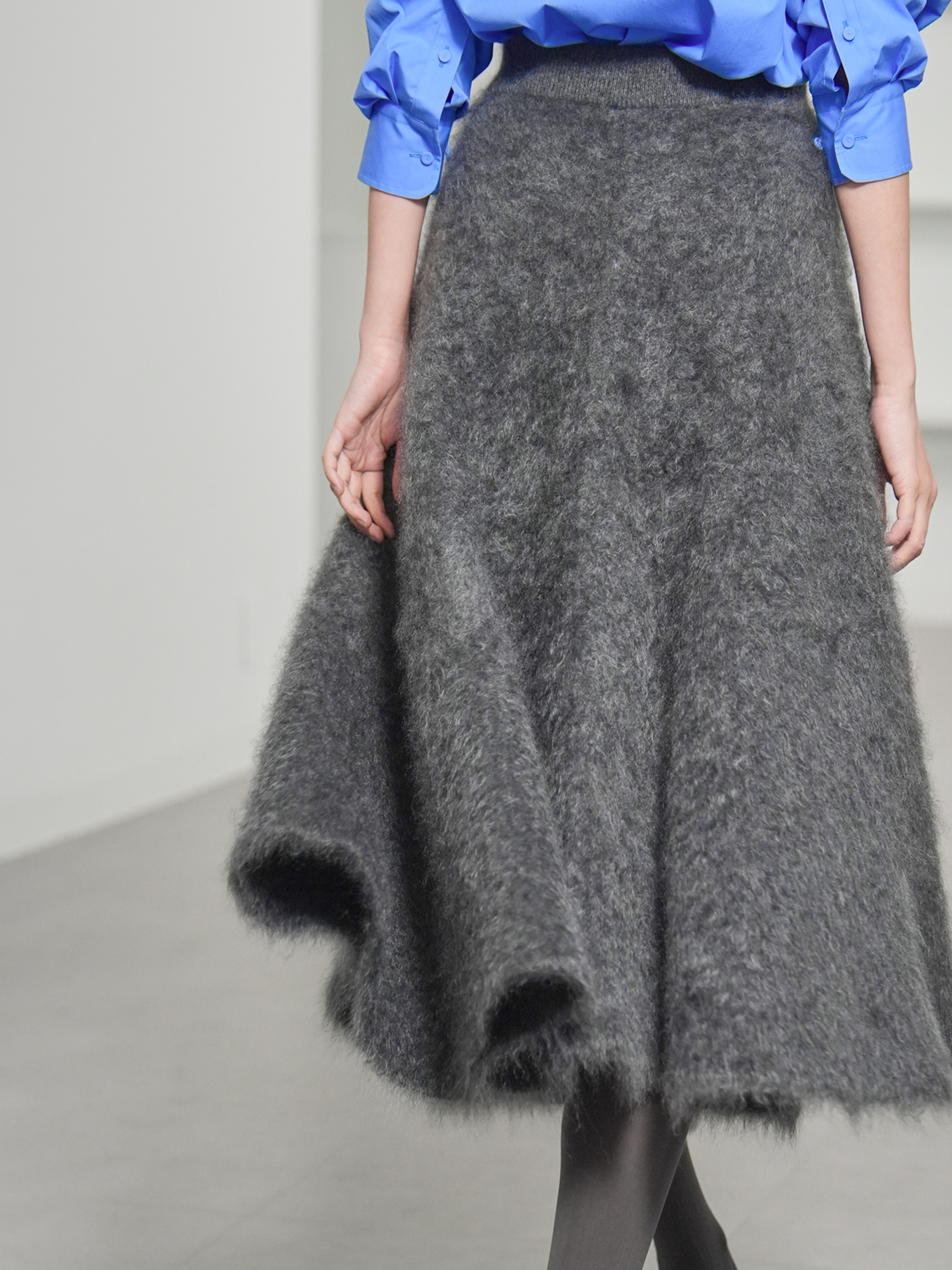 Tate Fur Cashmere Charcoalの画像