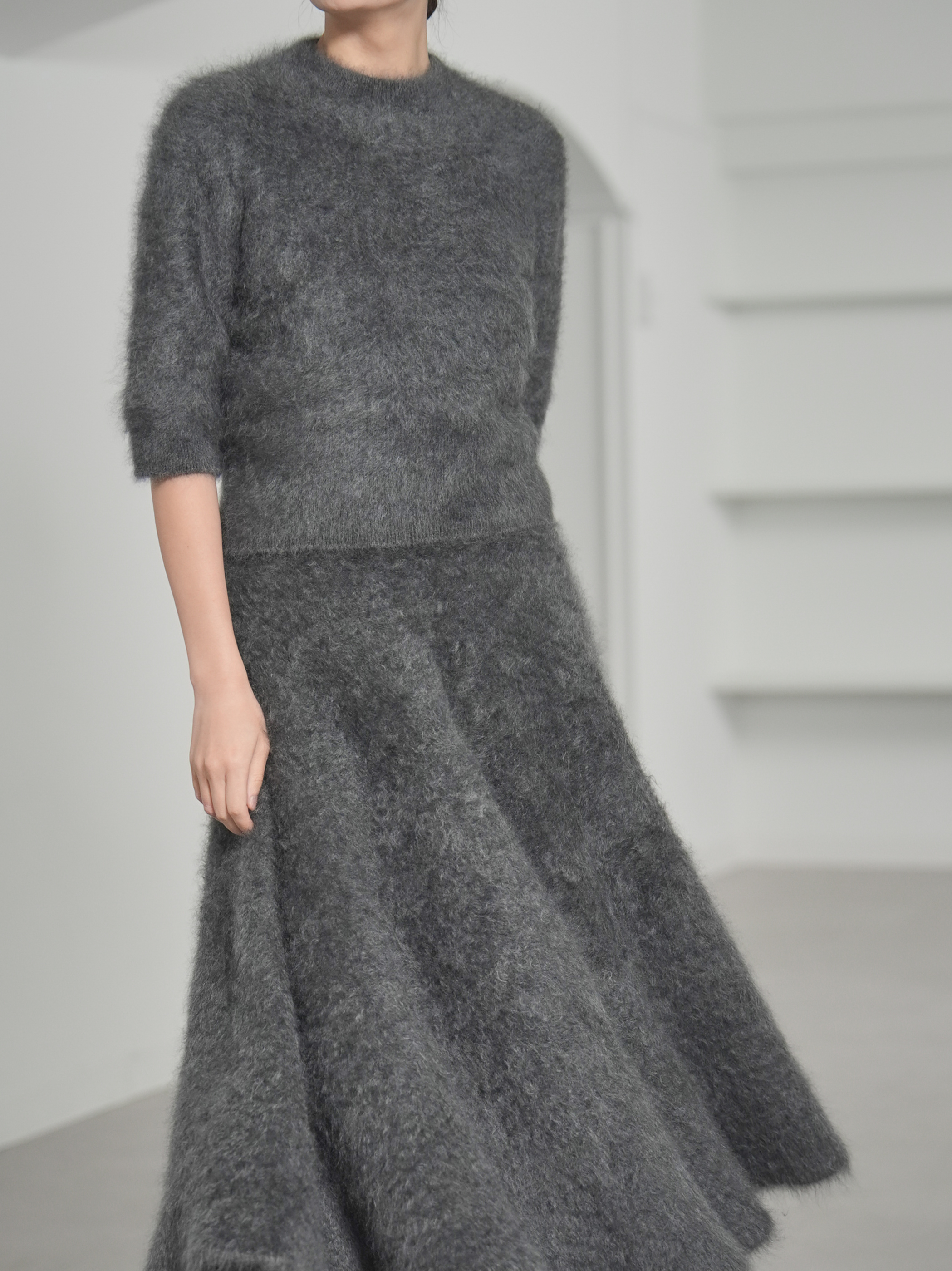 Tate Fur Cashmere Charcoalの画像