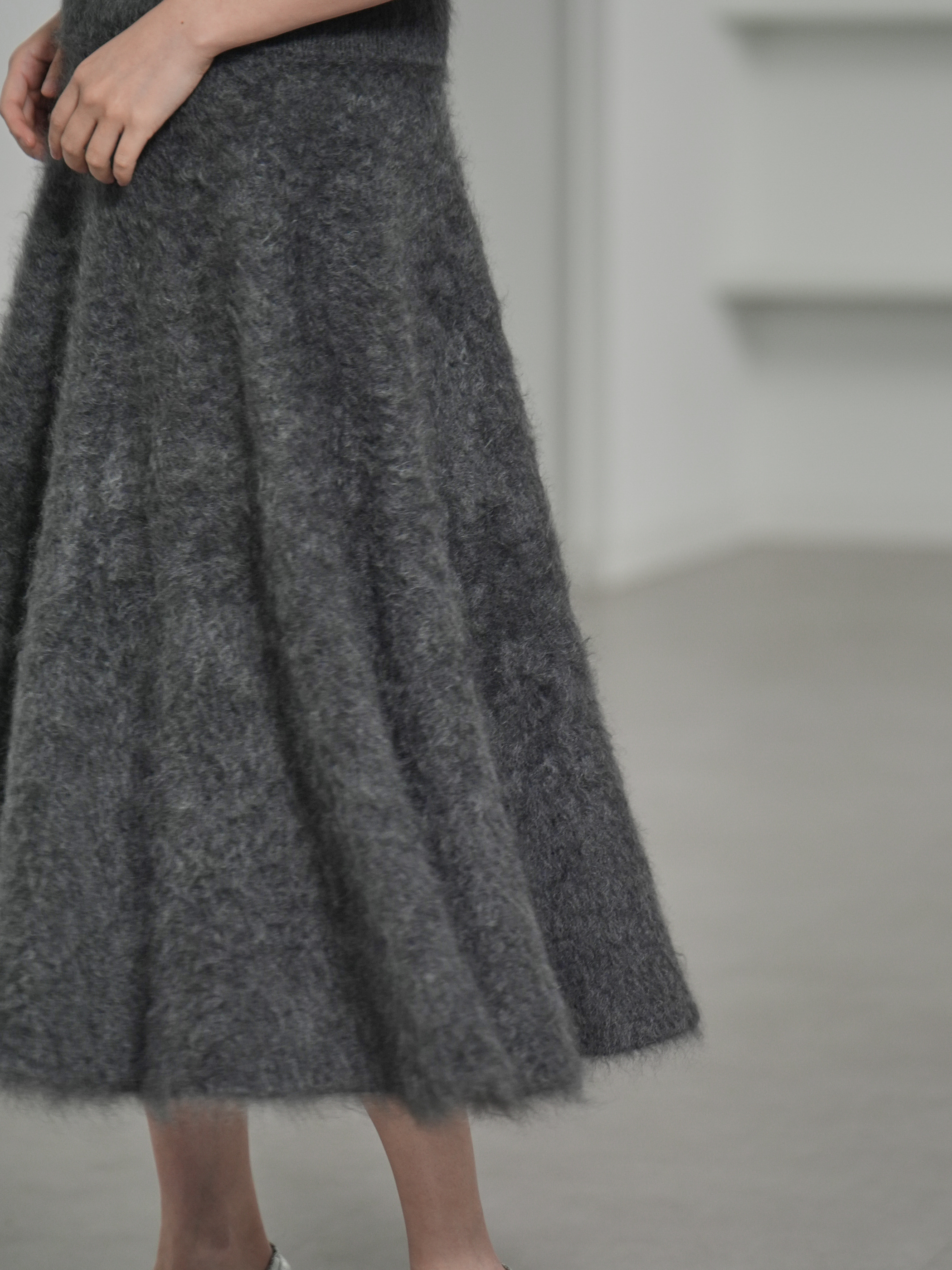 Tate Fur Cashmere Charcoalの画像