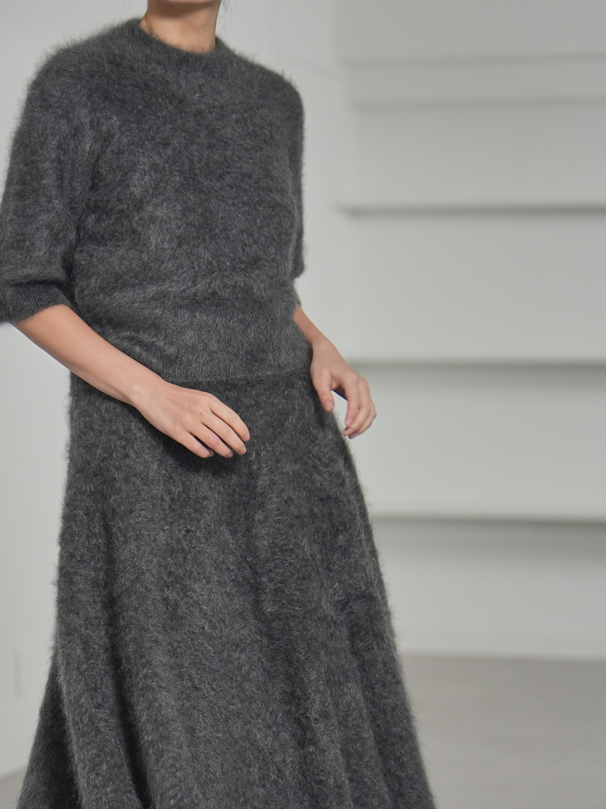 Tate Fur Cashmere Charcoalの画像