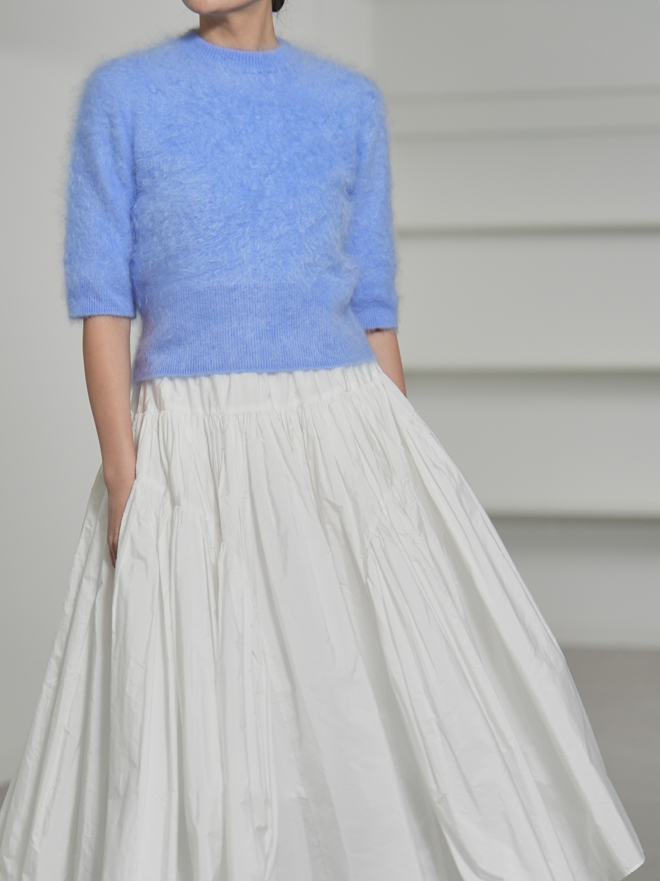Darcy Fur Cashmere SaxeBlueの画像