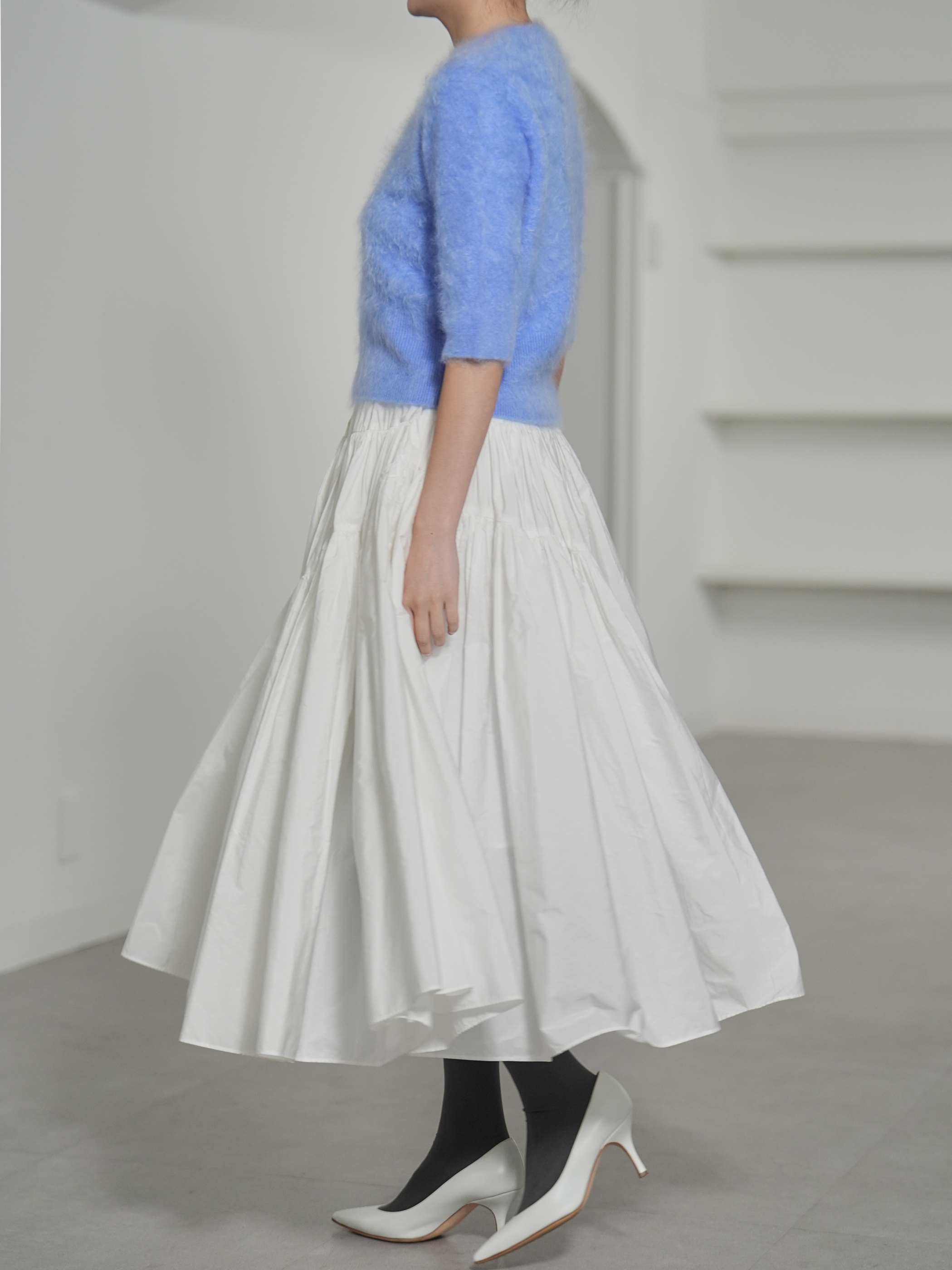 Darcy Fur Cashmere SaxeBlueの画像