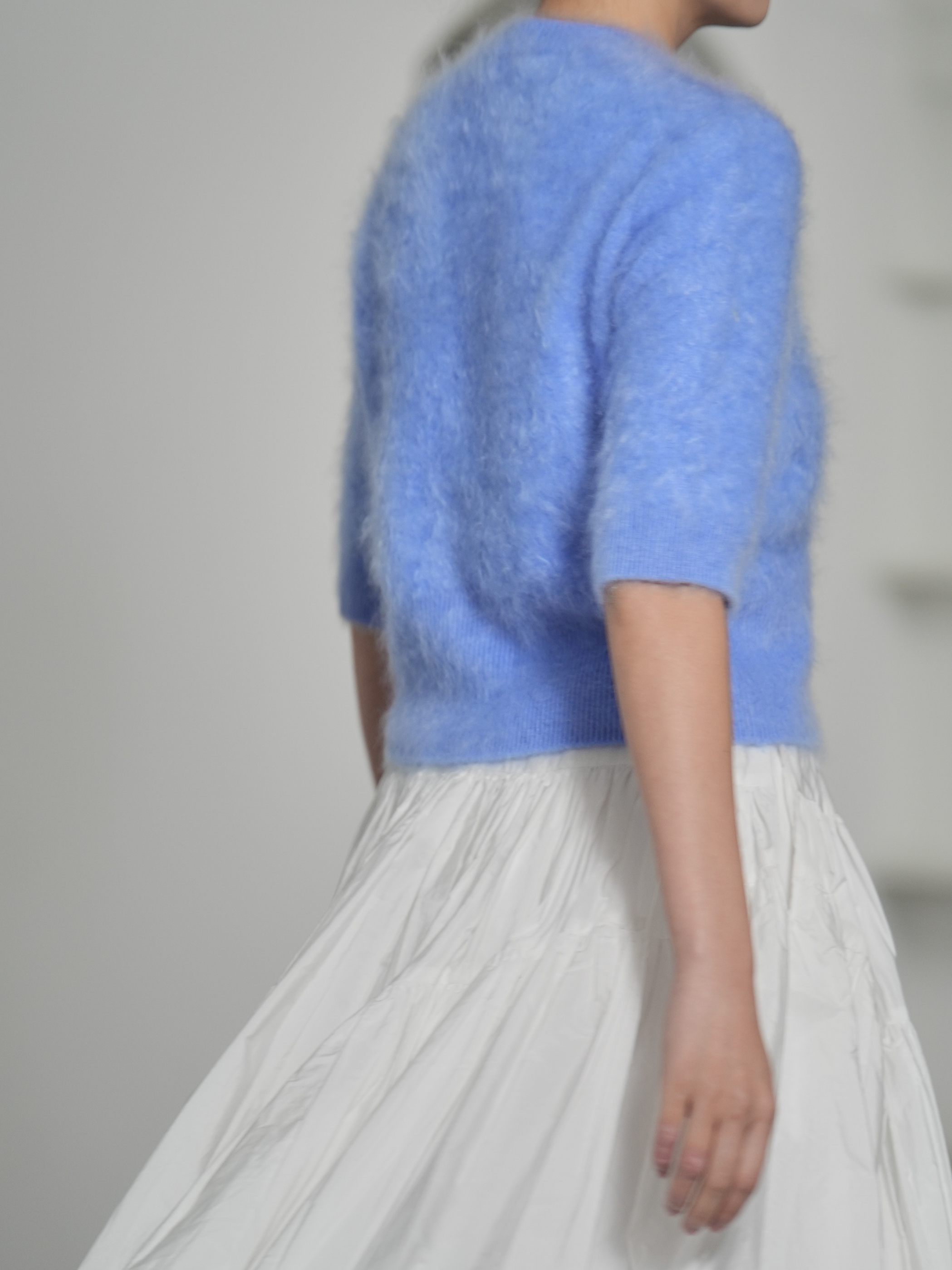 Darcy Fur Cashmere SaxeBlueの画像