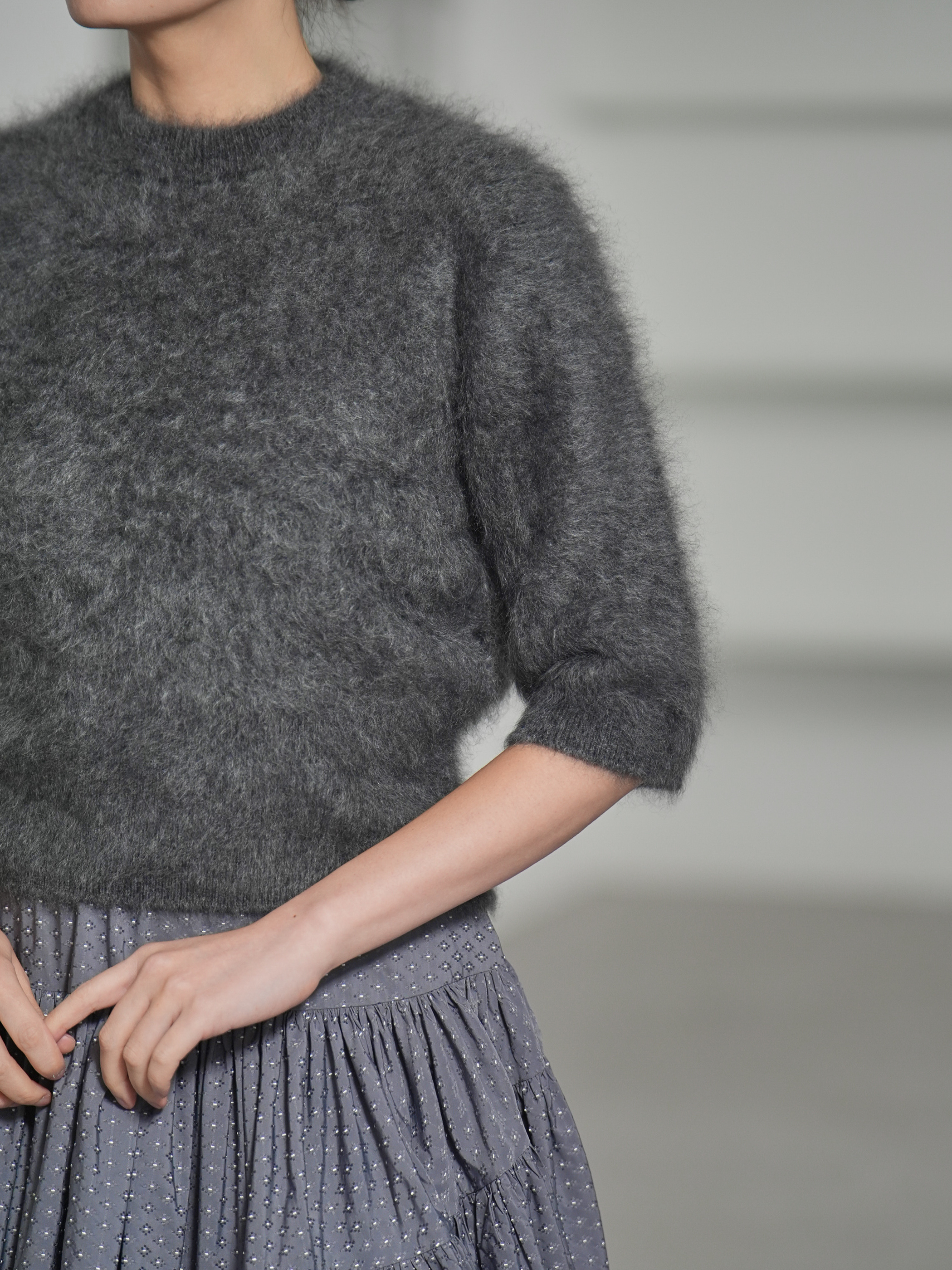 Darcy Fur Cashmere Charcoalの画像