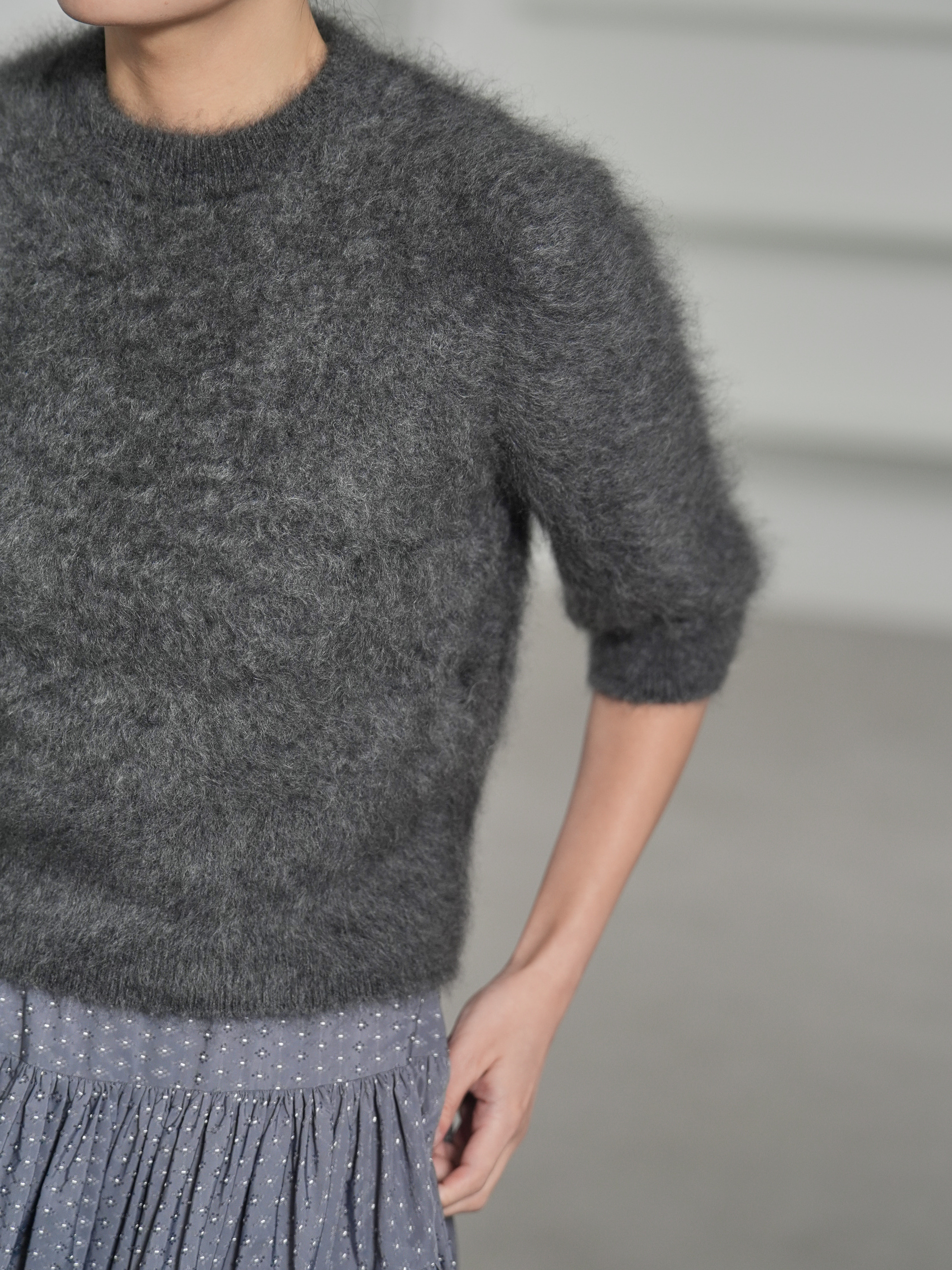 Darcy Fur Cashmere Charcoalの画像