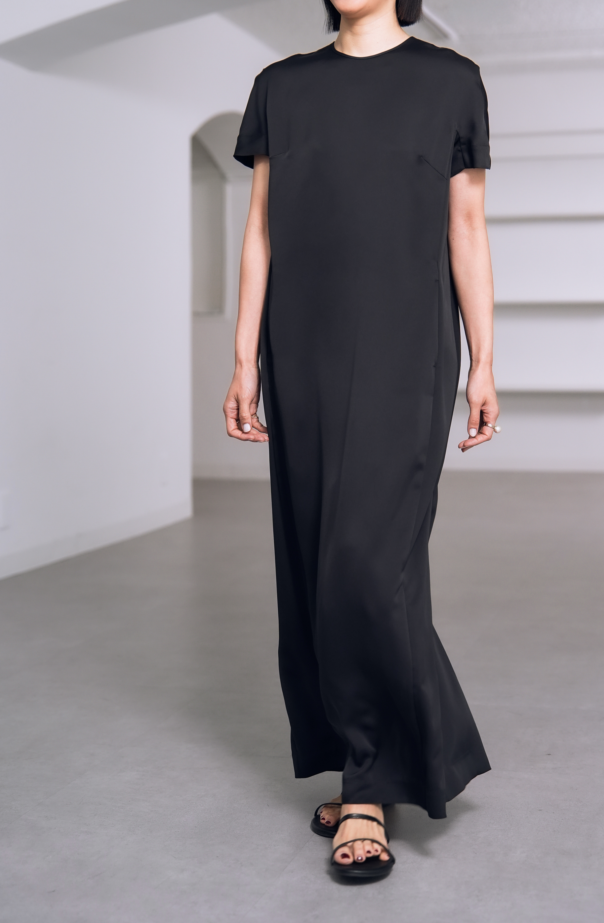 Manon Satin Black の画像