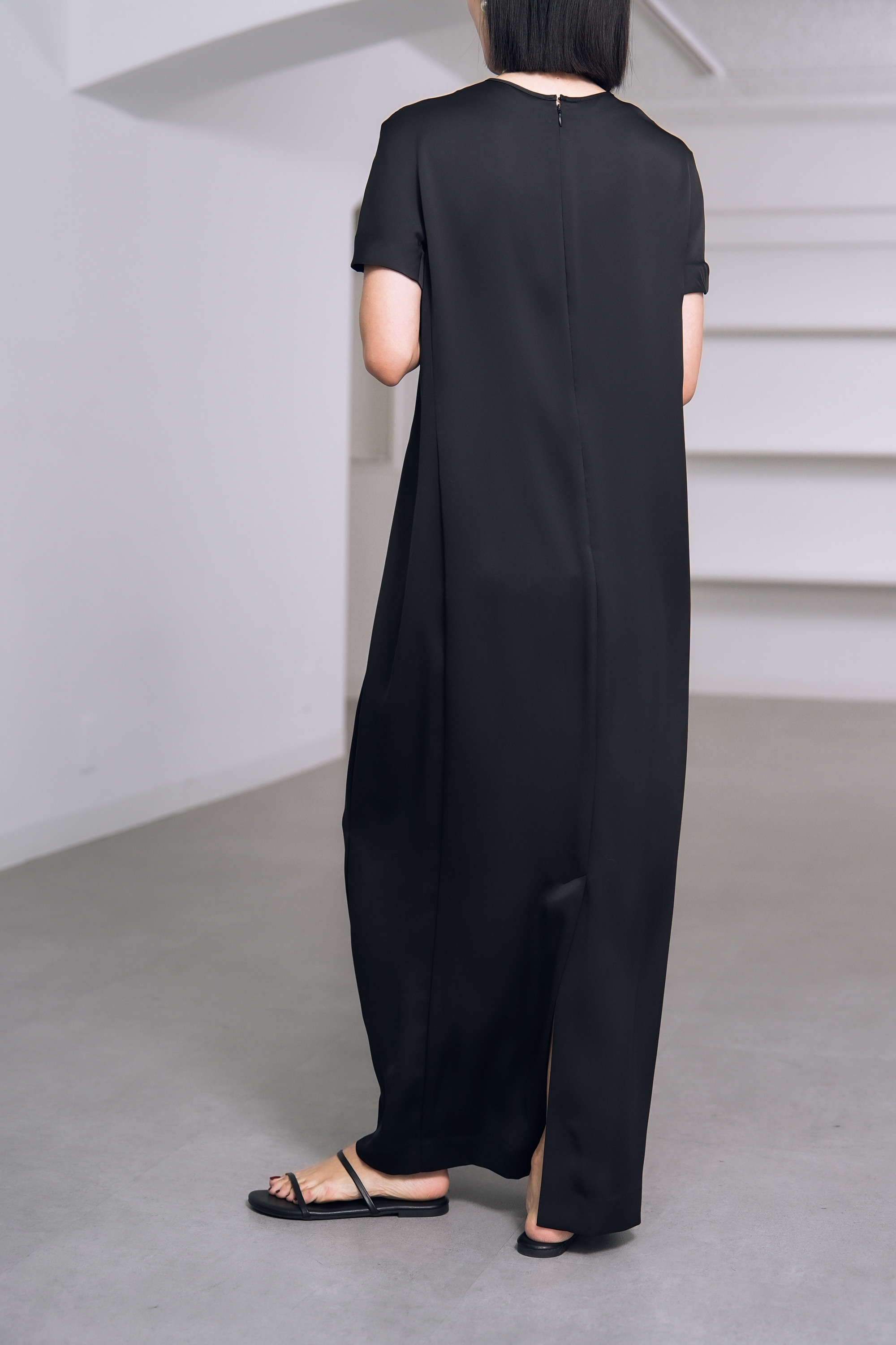 Manon Satin Black の画像