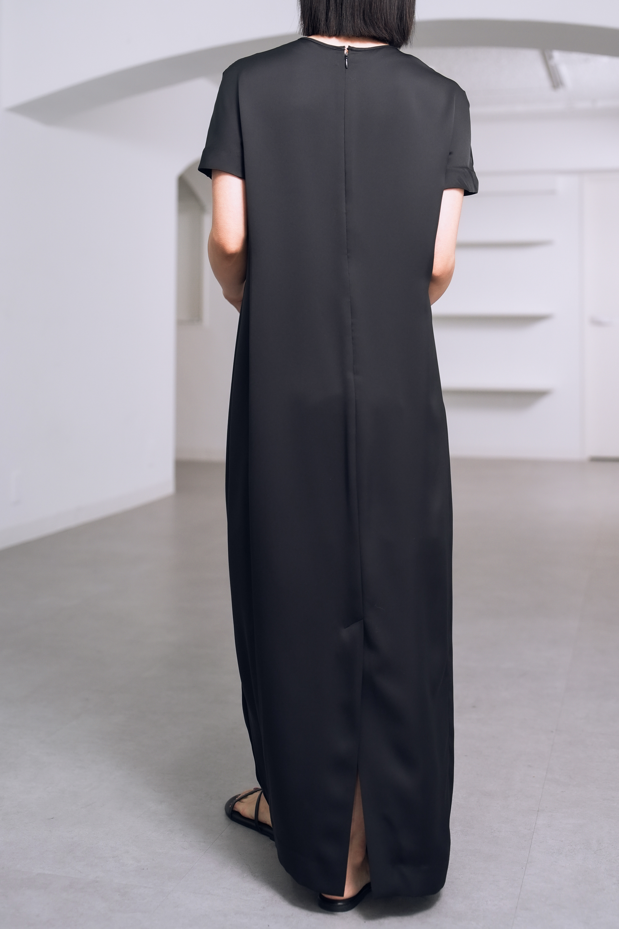 Manon Satin Black の画像