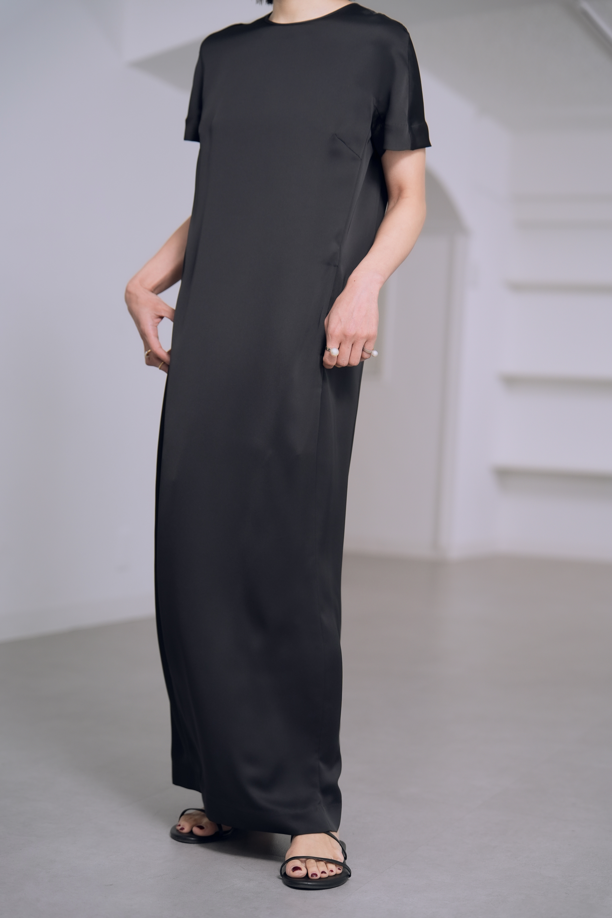 Manon Satin Black の画像