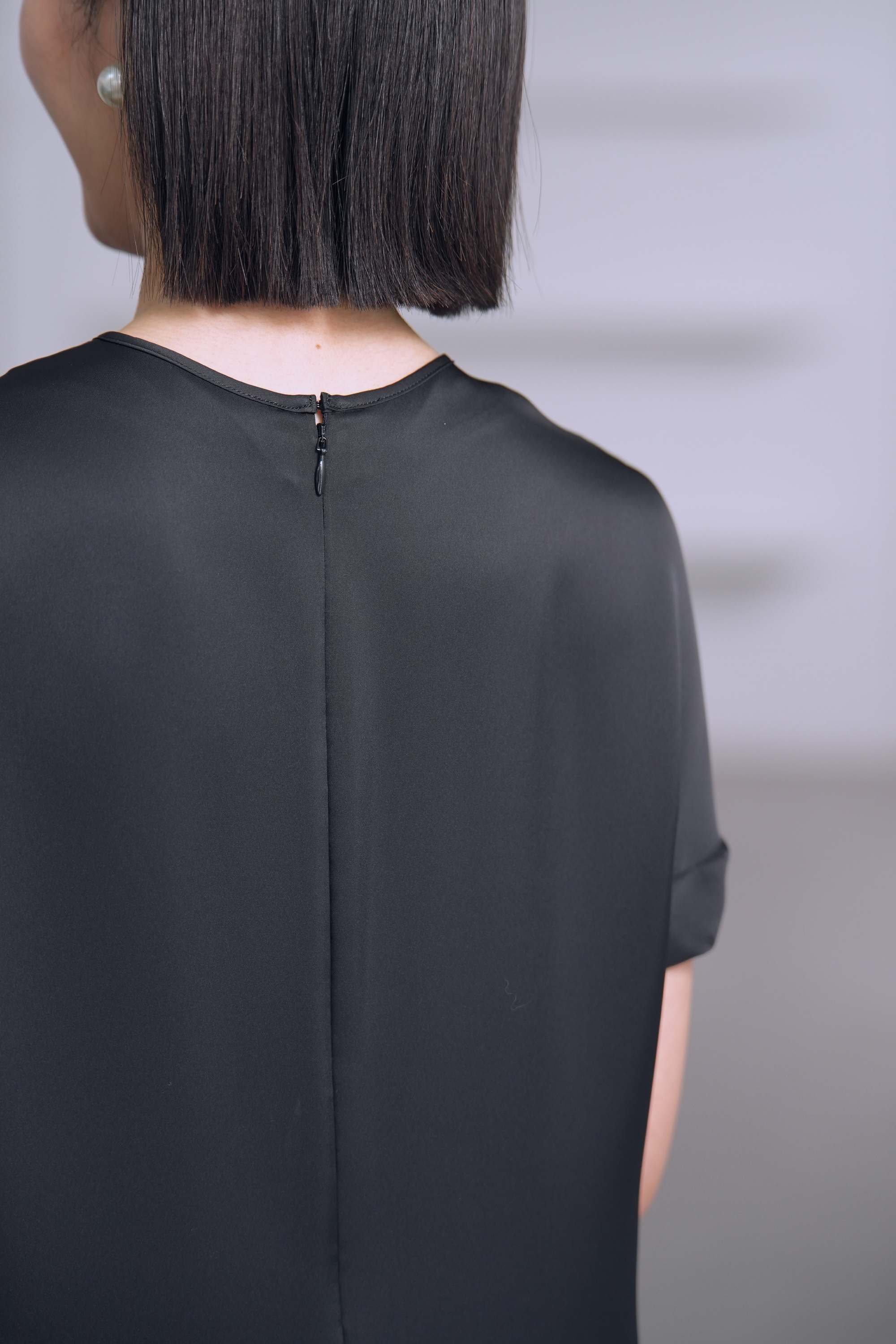Manon Satin Black の画像