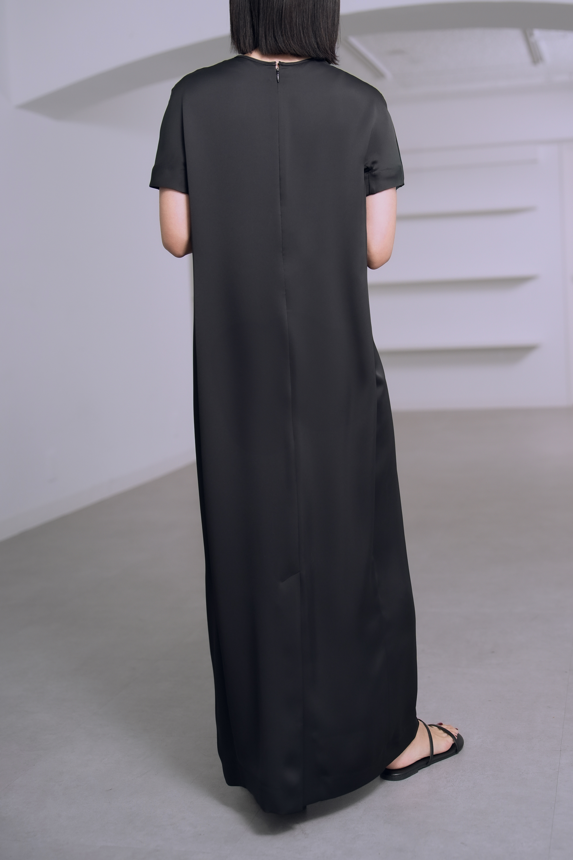 Manon Satin Black の画像