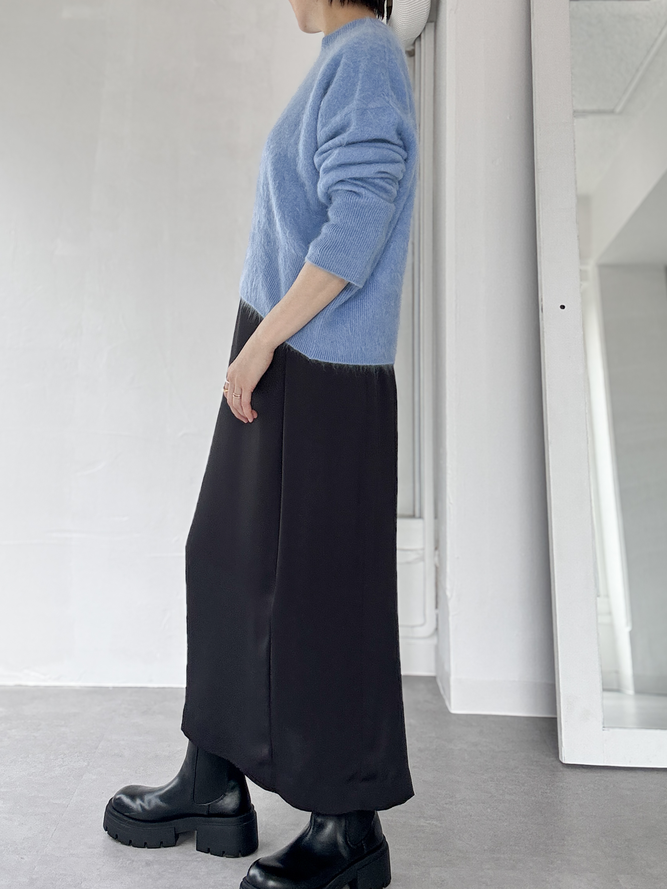 Manon Satin Black の画像
