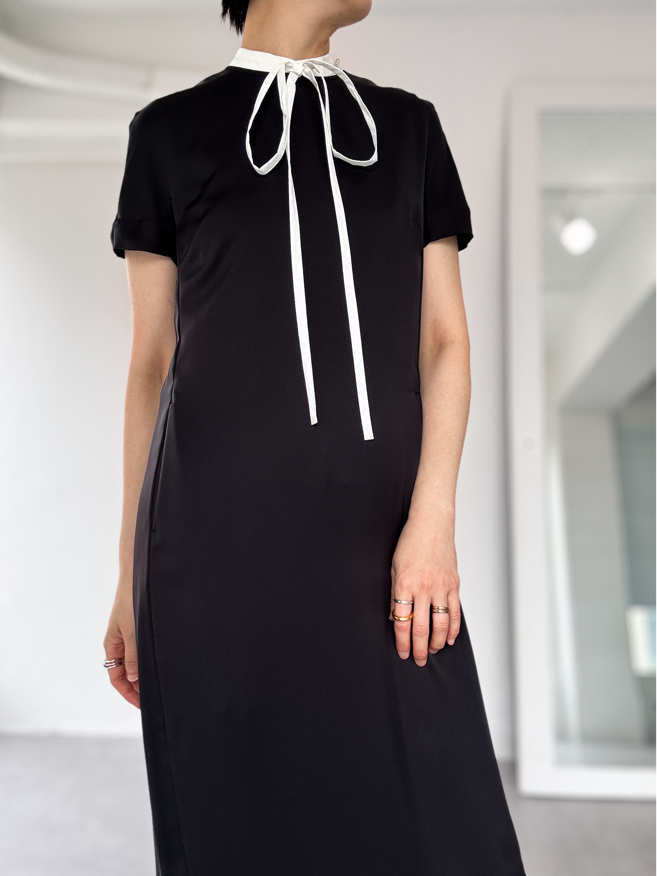 Manon Satin Black の画像