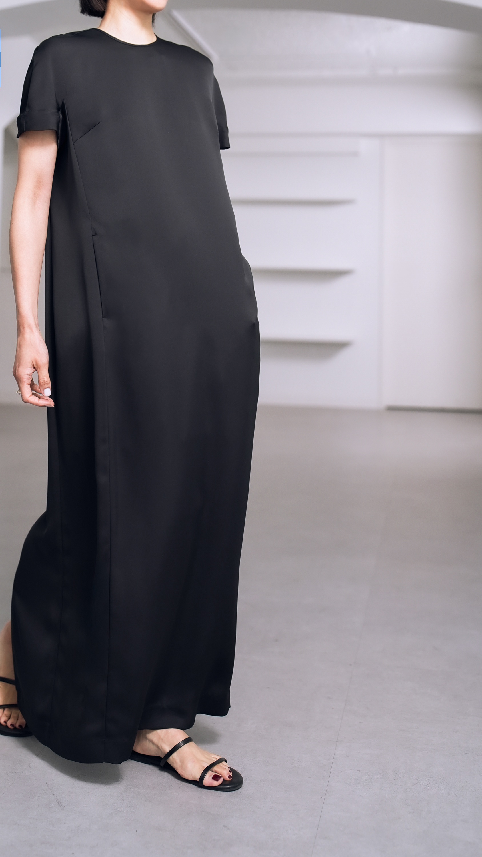 Manon Satin Black の画像