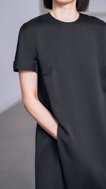 Manon Satin Black の画像