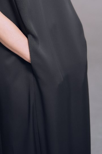 Manon Satin Black の画像