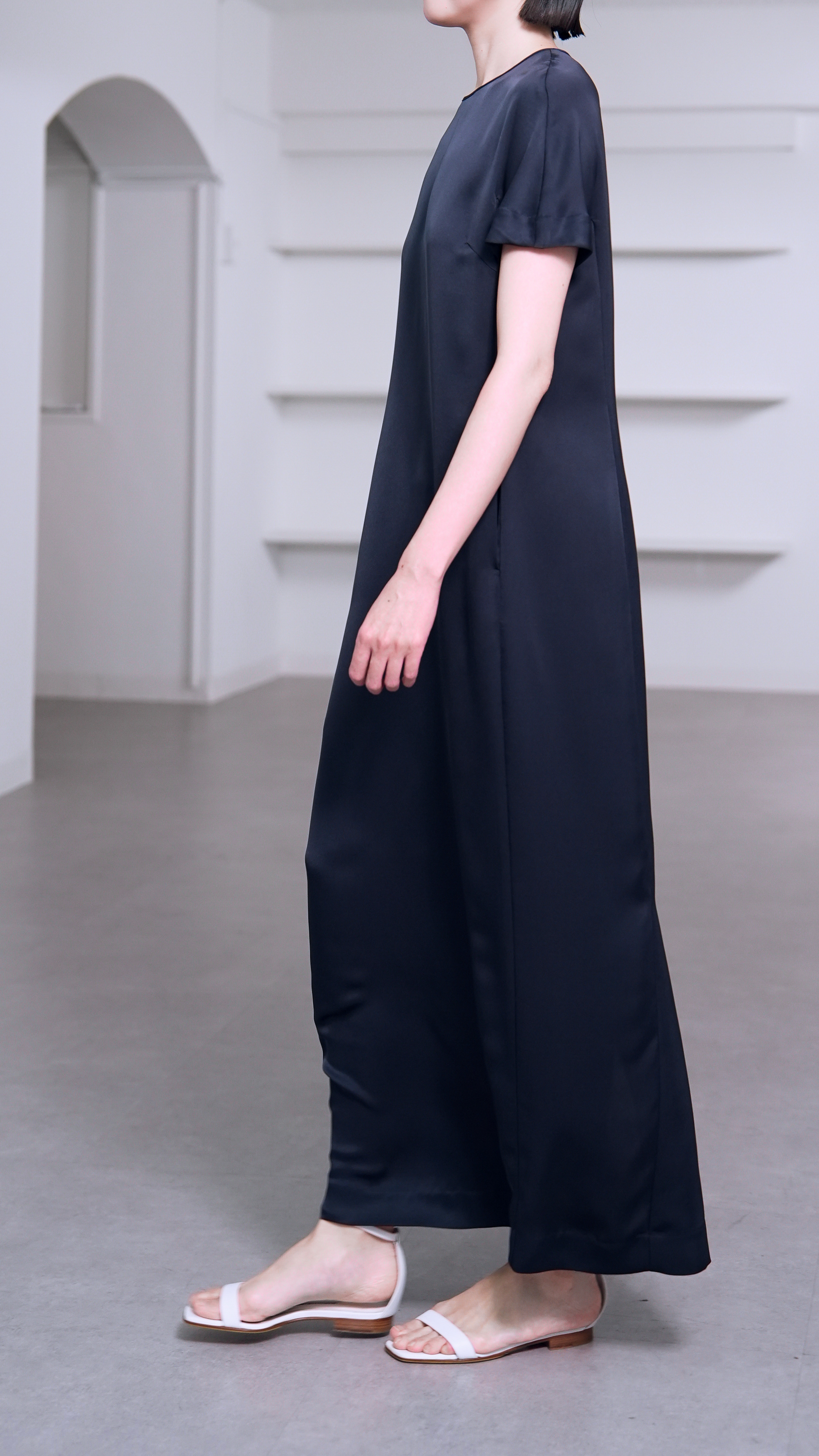 Manon Satin Navy の画像