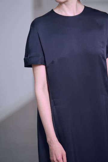 Manon Satin Navy の画像