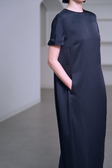 Manon Satin Navy の画像