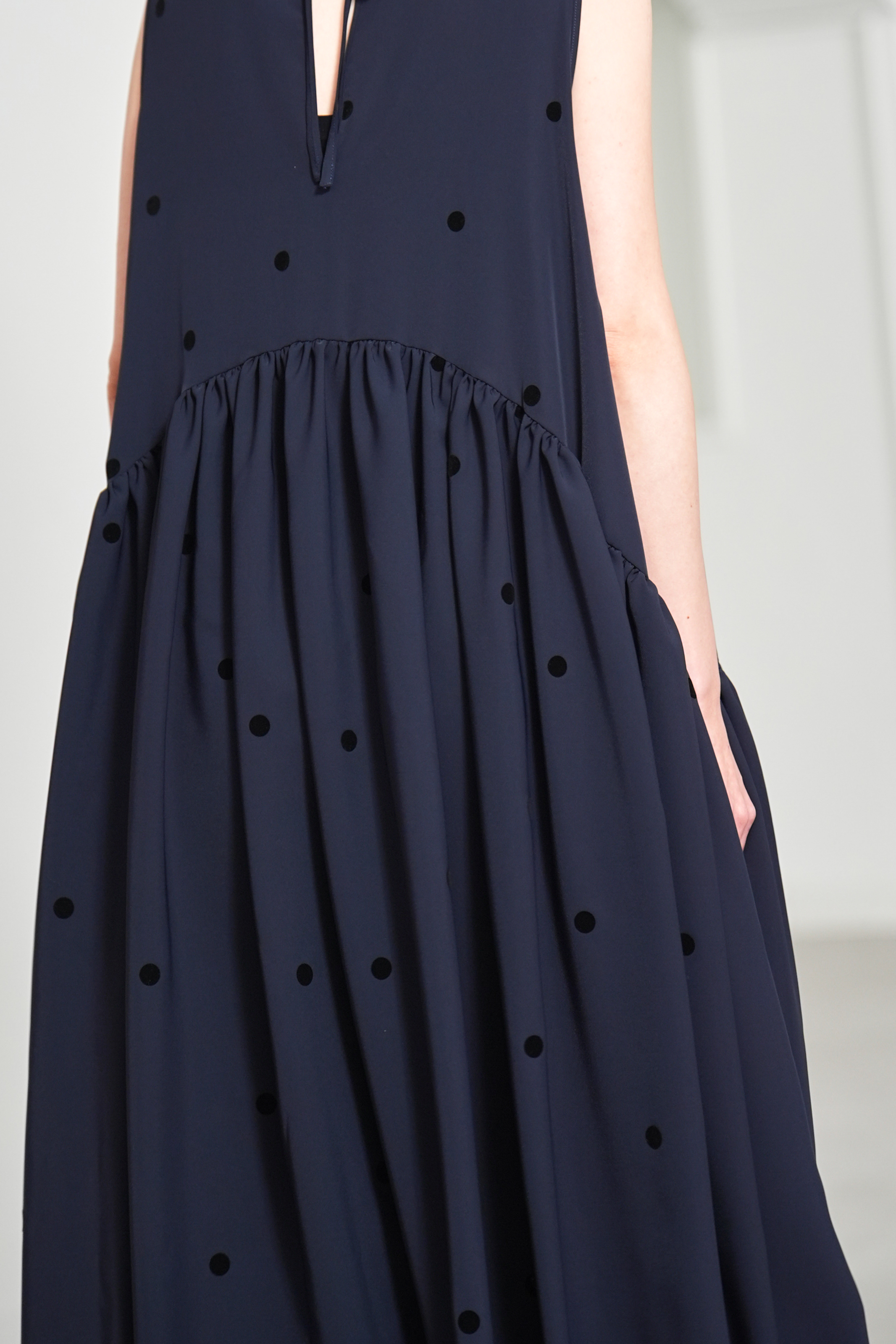 Nadia Dot Navy/Blackの画像
