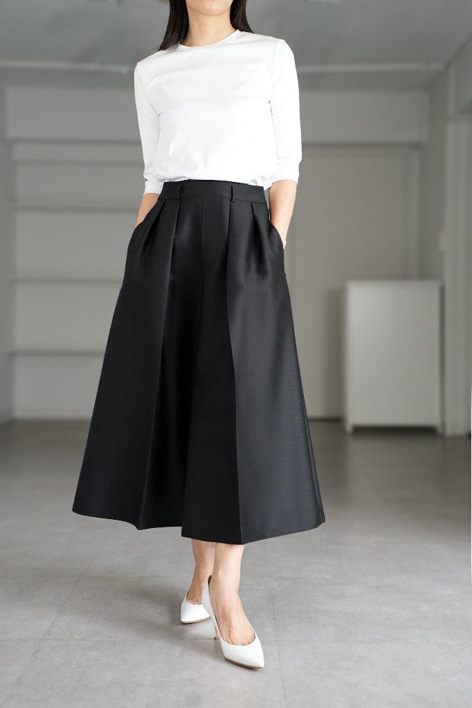 Giselle Silk Wool Blackの画像