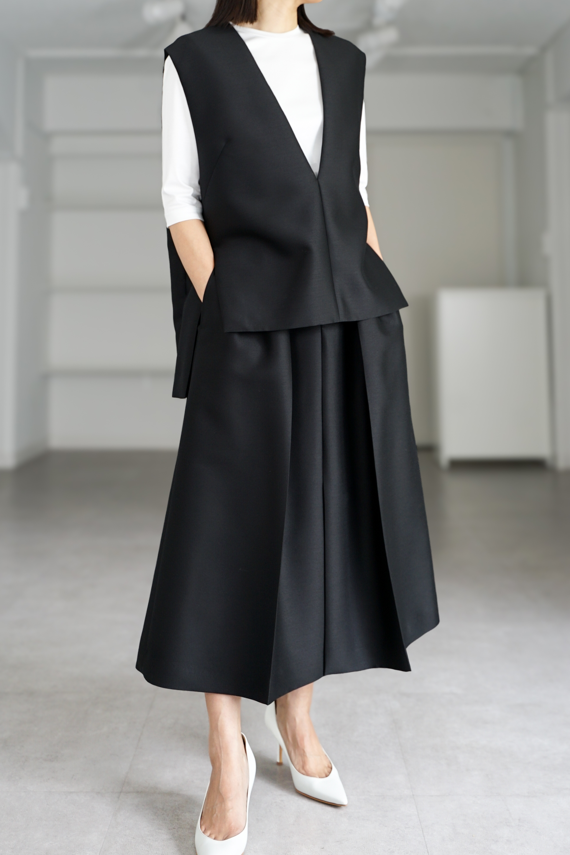 Giselle Silk Wool Blackの画像