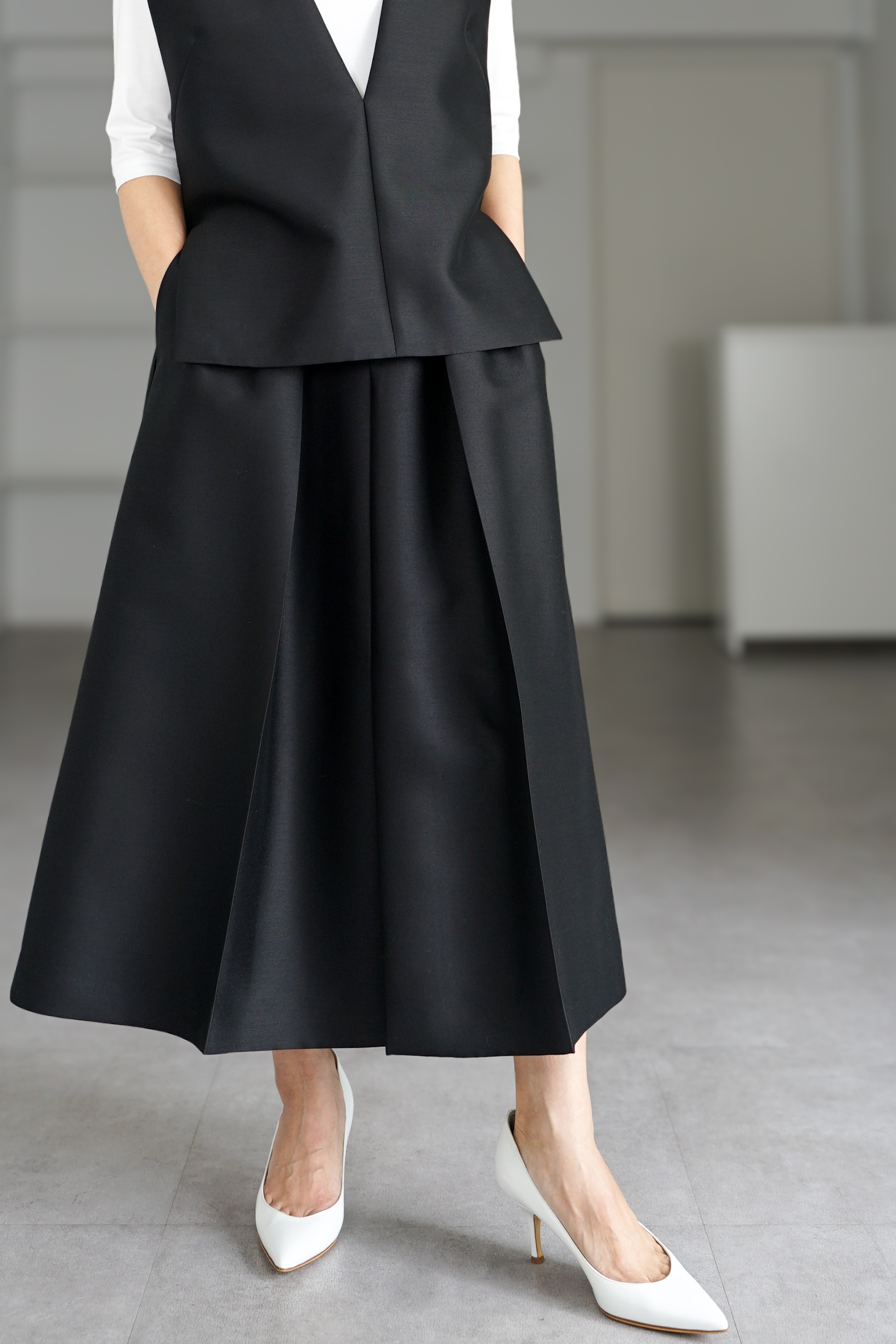 Giselle Silk Wool Blackの画像