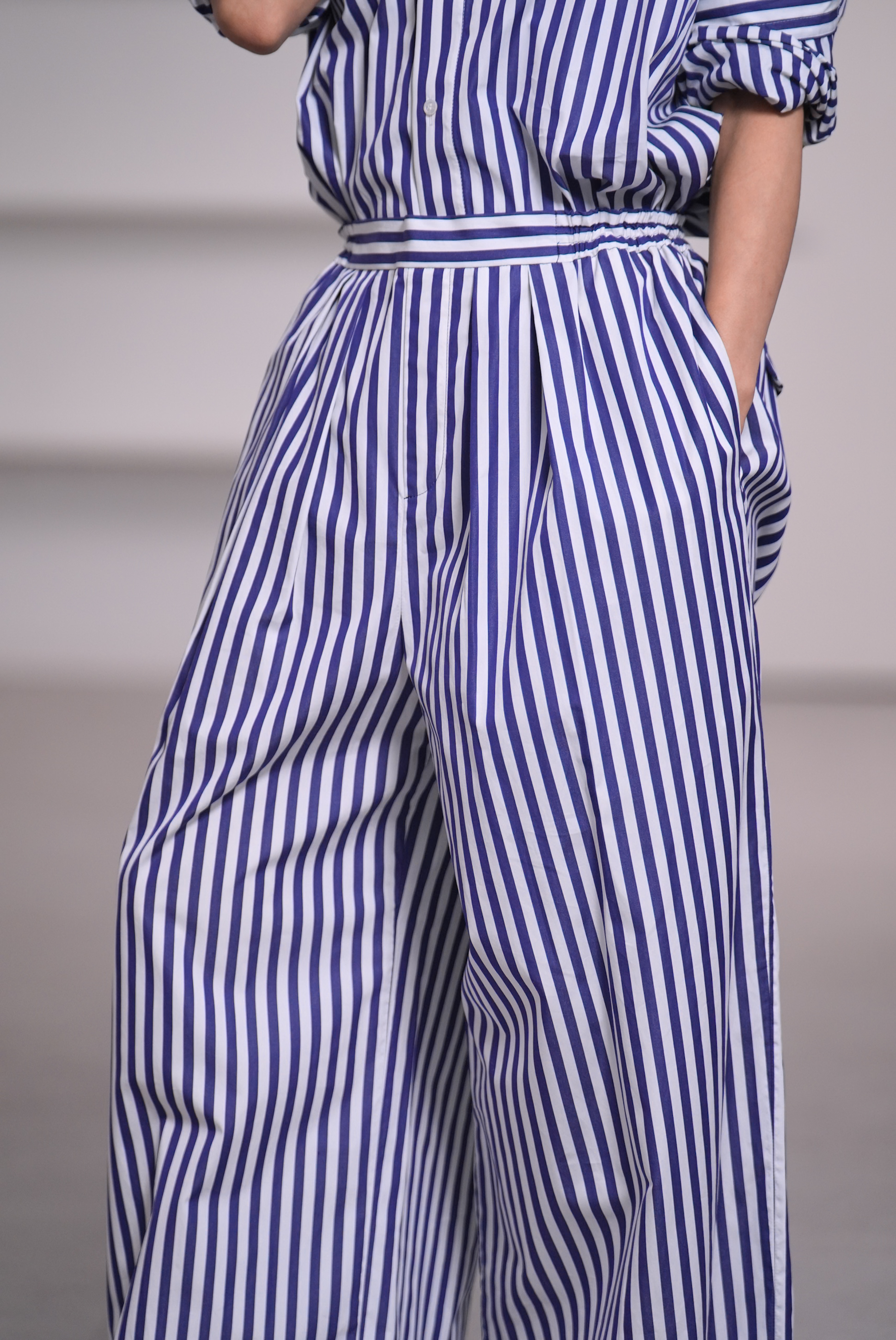 Rowan Stripe White/Navyの画像