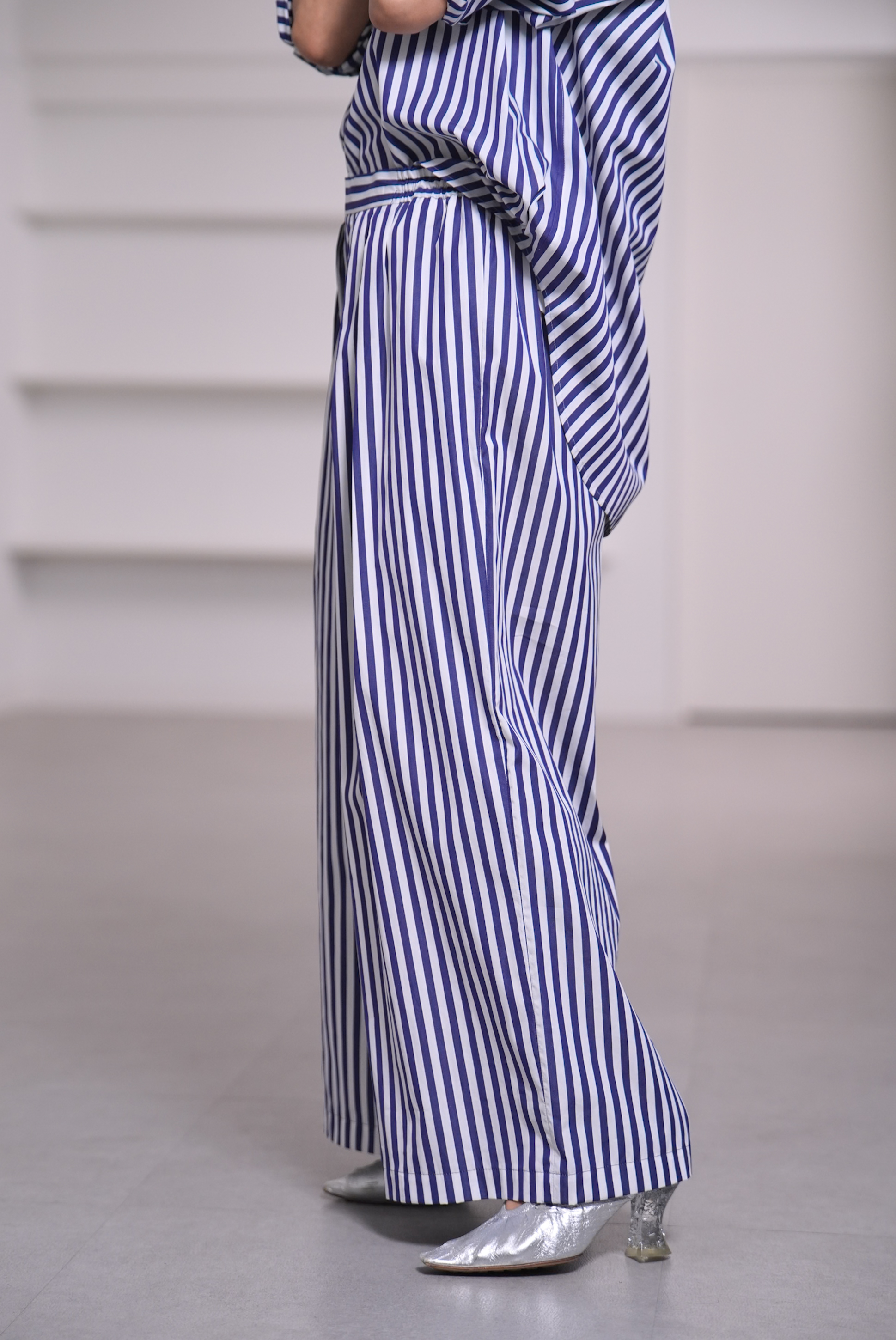 Rowan Stripe White/Navyの画像